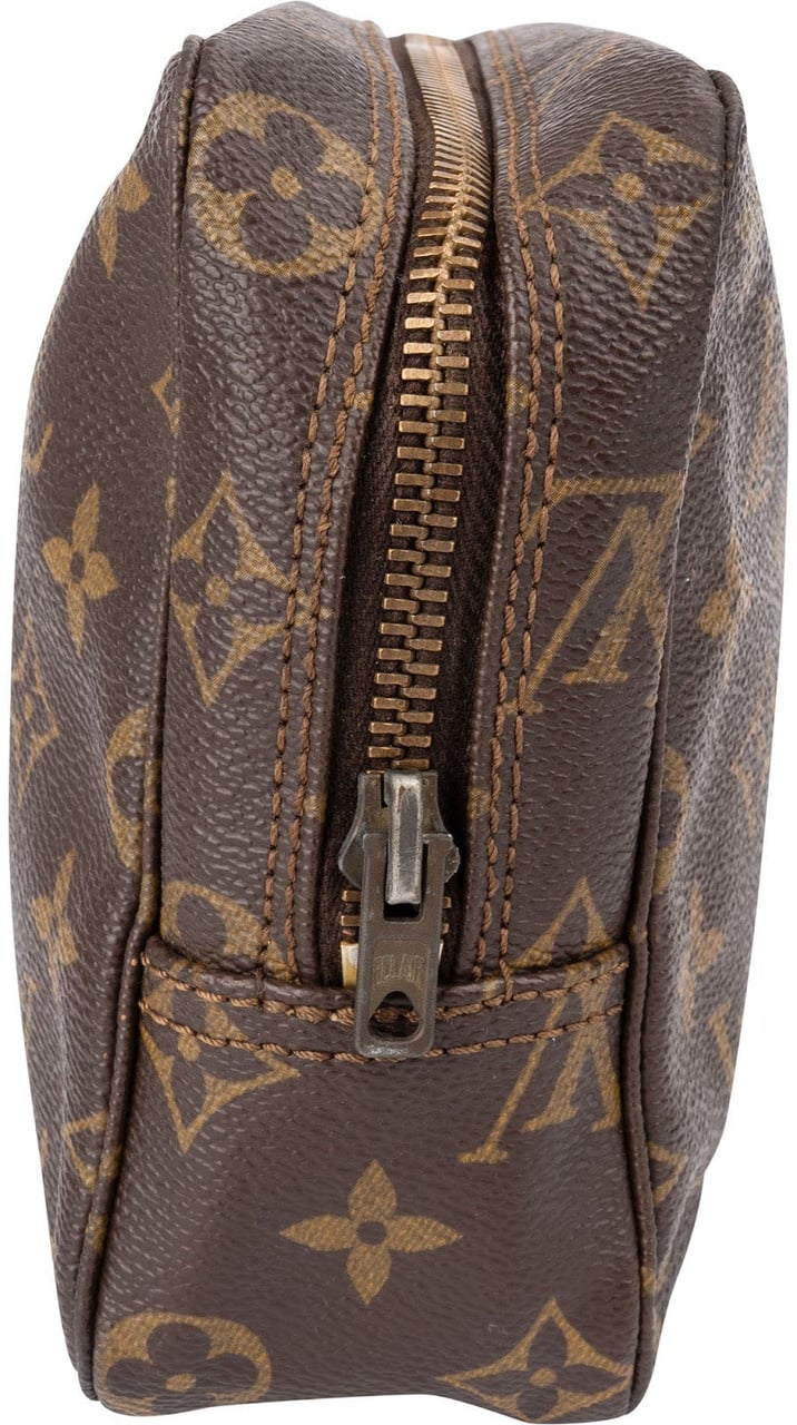 Louis Vuitton Monogram Canvas Trousse Toilette 23 Clutch Bruin