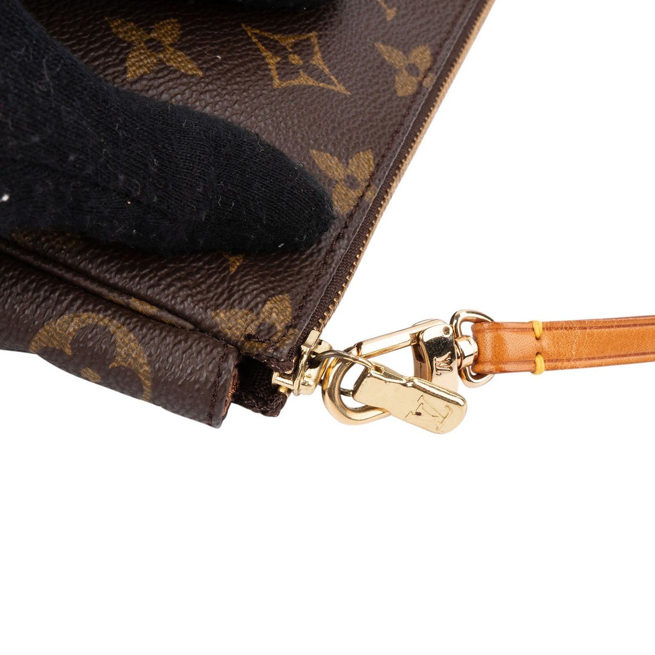 Louis Vuitton Monogram Canvas Pochette Accessoires Handbag Bruin