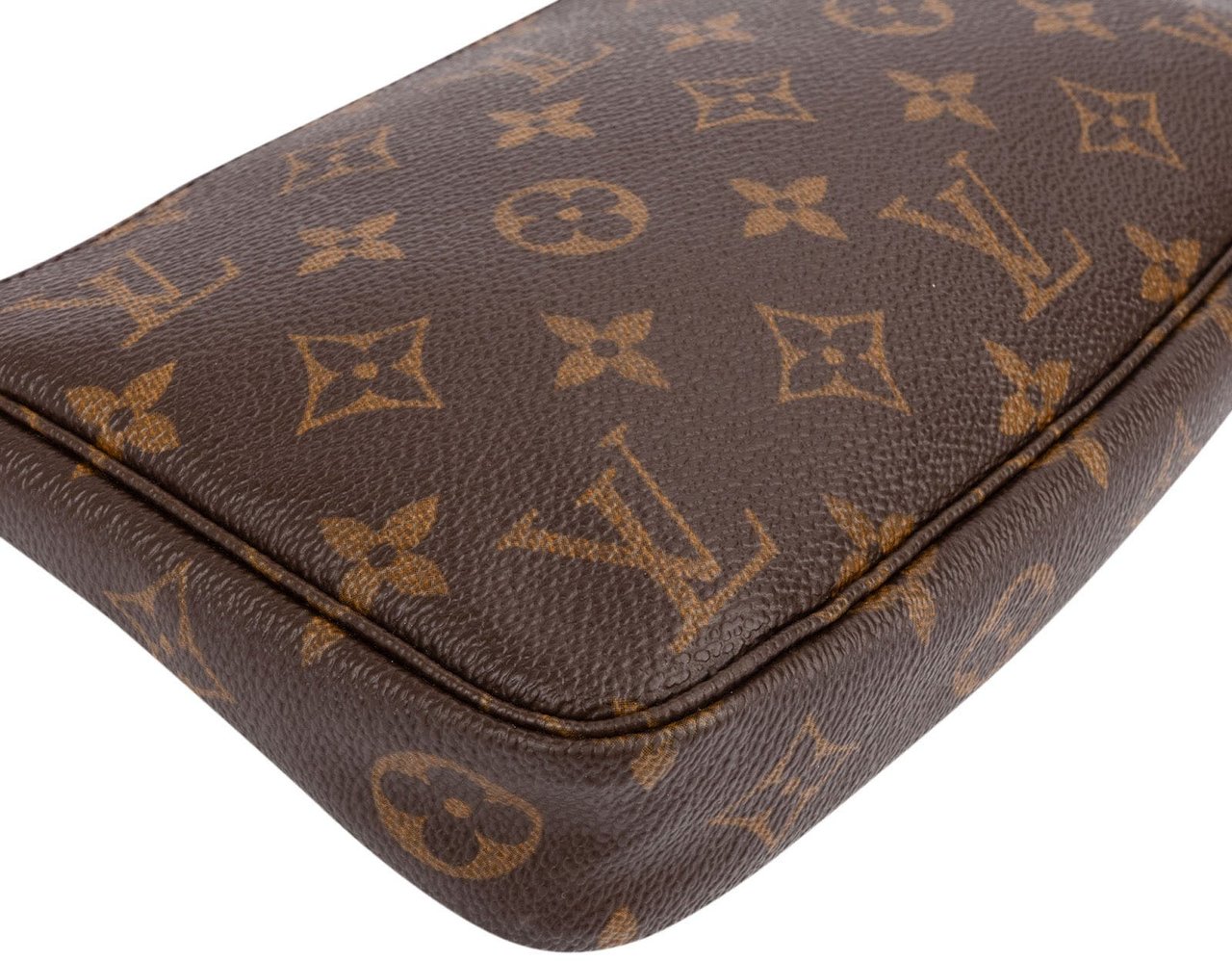 Louis Vuitton Monogram Canvas Pochette Accessoires Handbag Bruin