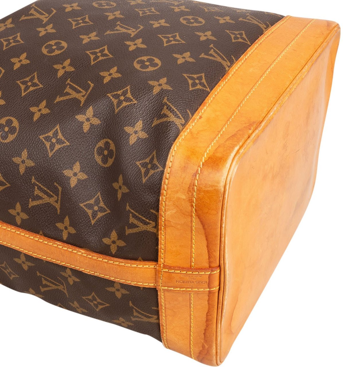 Louis Vuitton Monogram Canvas Sac Noé Grande Shoulder Bag Bruin