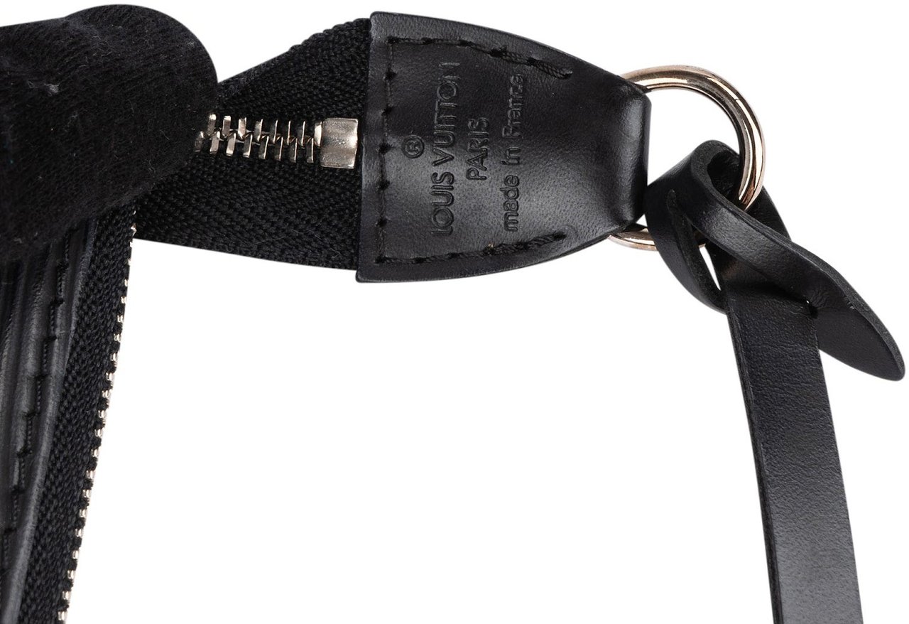 Louis Vuitton Noir Epi Leather Pochette Accessoires Handbag Zwart
