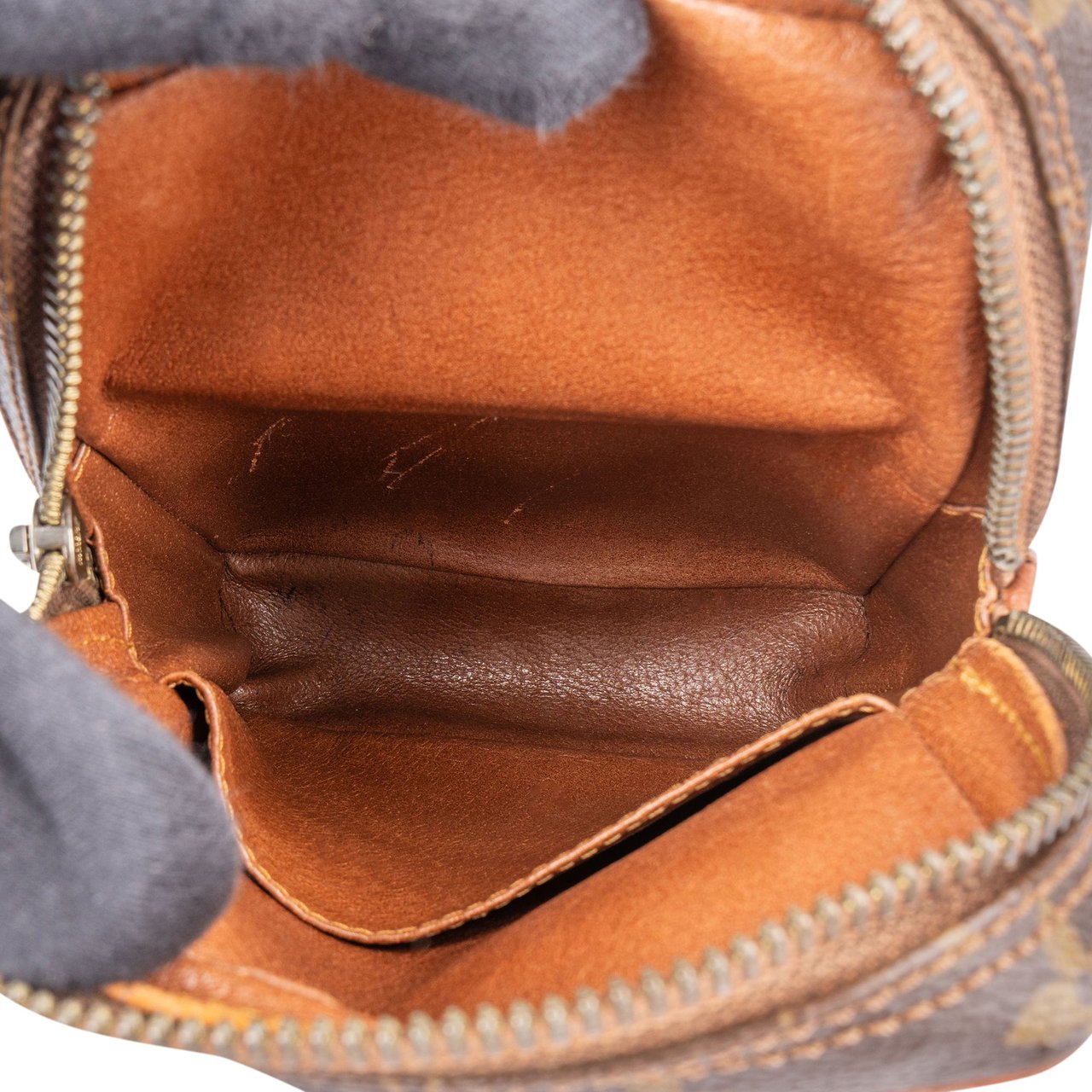 Louis Vuitton Louis Vuitton Canvas Monogram Amazone Crossbody Bag Bruin