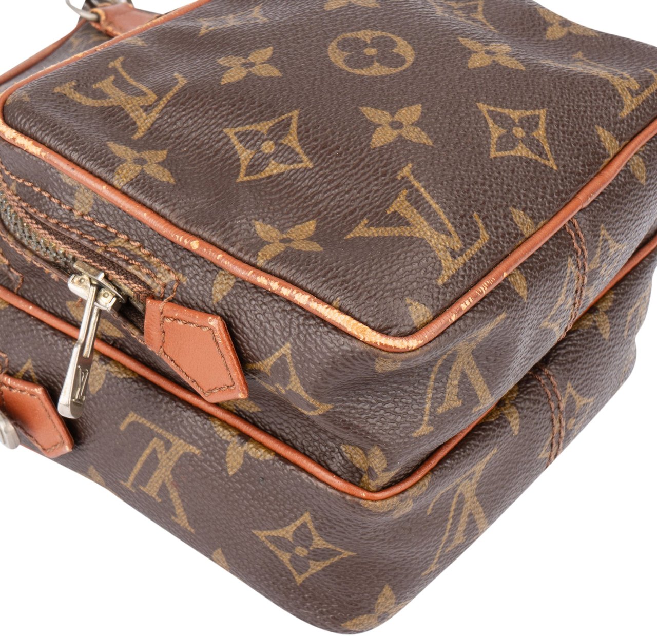 Louis Vuitton Louis Vuitton Canvas Monogram Amazone Crossbody Bag Bruin