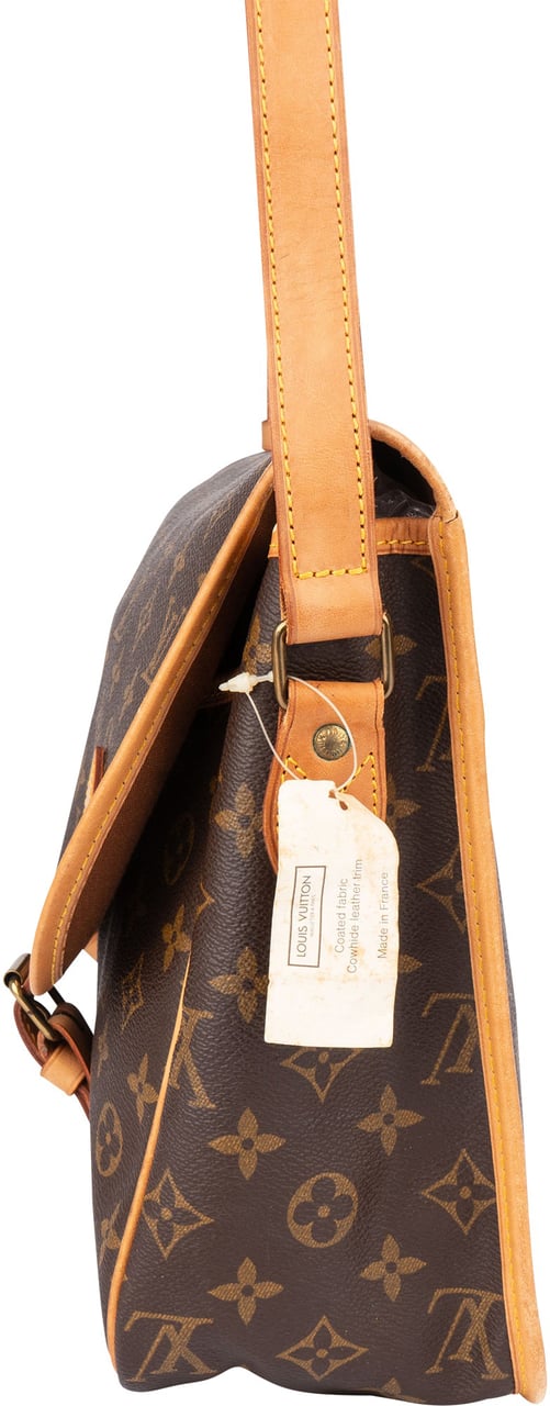 Louis Vuitton Louis Vuitton Canvas Monogram Gibeciere Crossbody Bag Bruin