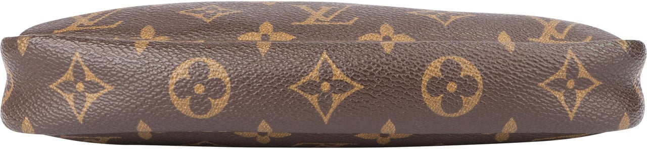 Louis Vuitton Louis Vuitton Canvas Monogram Pochette Accessoire Handbag Bruin