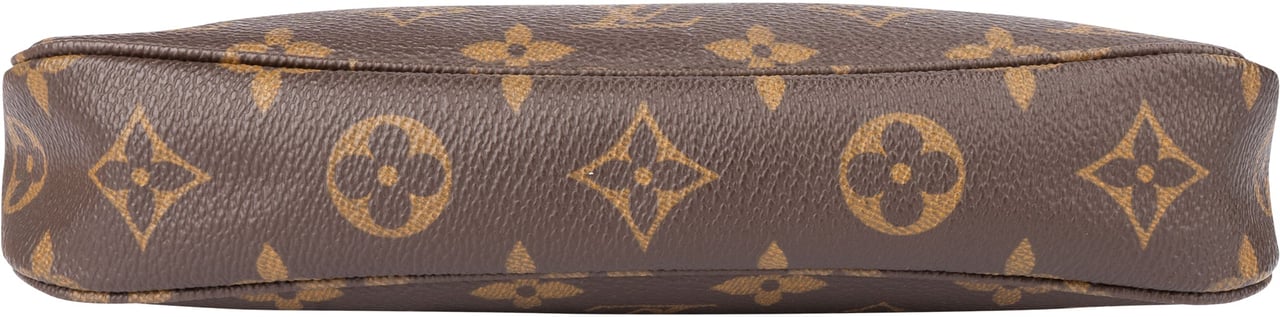 Louis Vuitton Louis Vuitton Canvas Monogram Pochette Accessoire Handbag Bruin