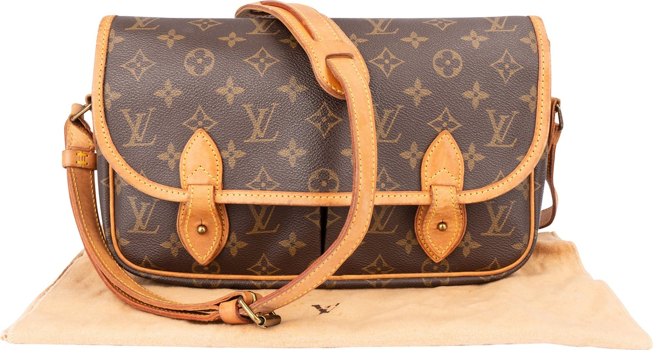 Louis Vuitton Louis Vuitton Canvas Monogram Gibeciere MM Crossbody Bag Bruin