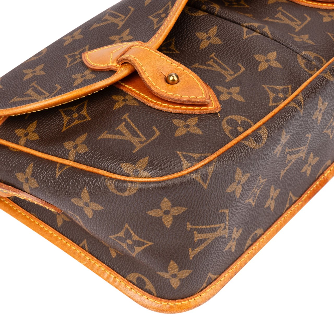 Louis Vuitton Canvas Monogram Gibeciere MM Crossbody Bag Bruin