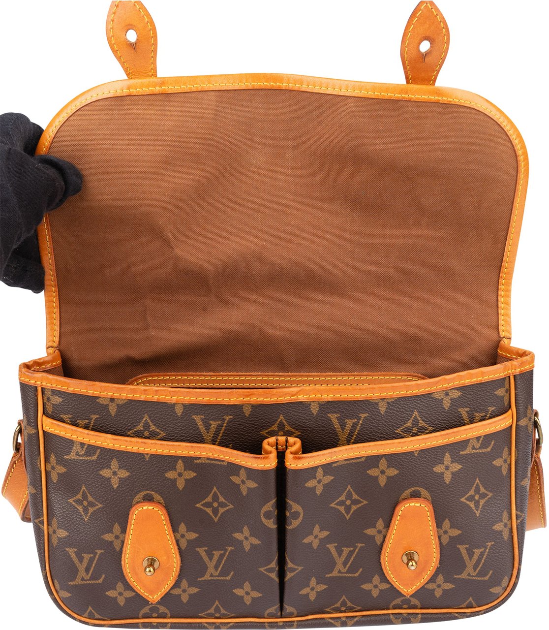 Louis Vuitton Canvas Monogram Gibeciere MM Crossbody Bag Bruin