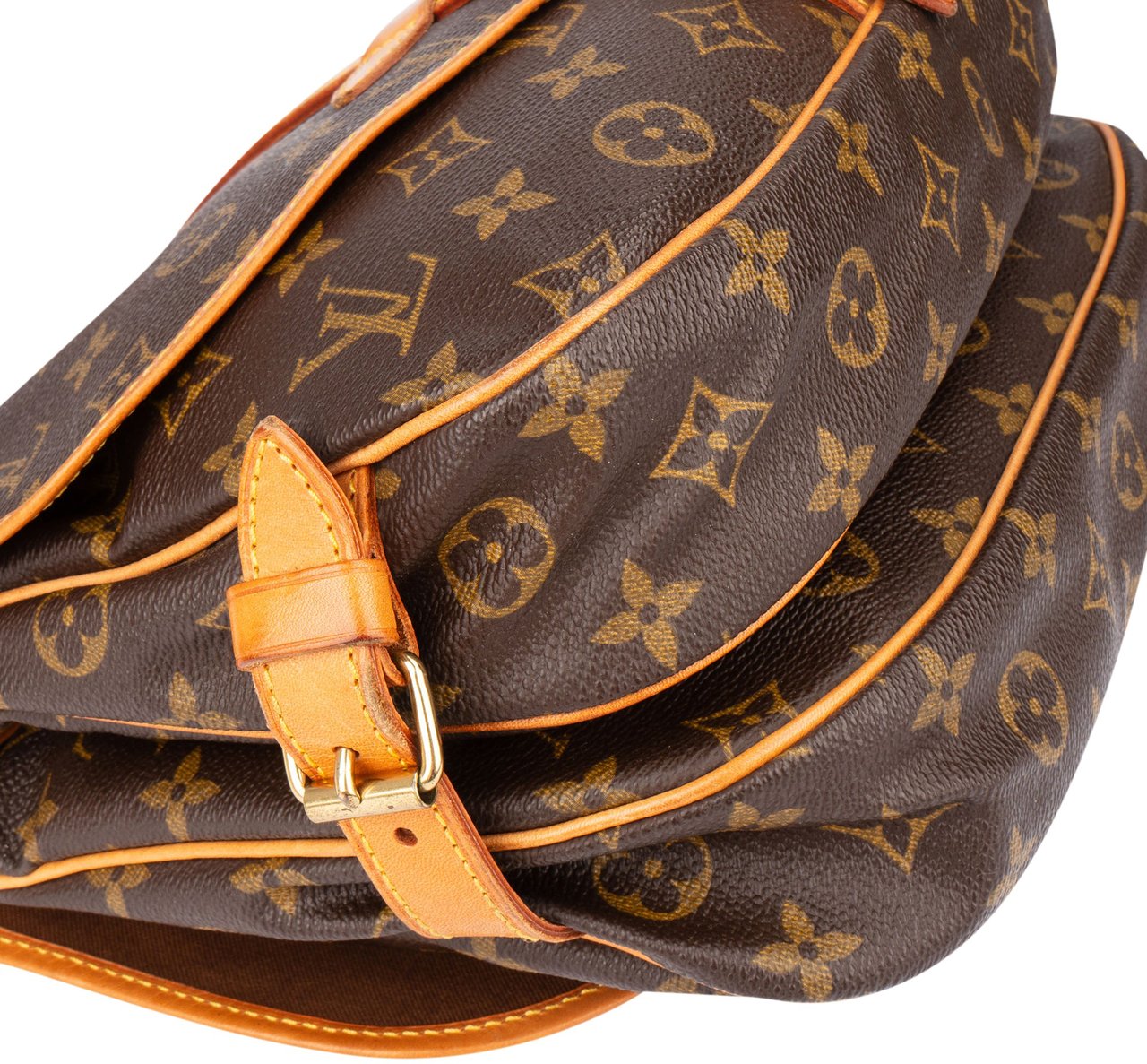 Louis Vuitton Louis Vuitton Canvas Monogram Saumur 30 Crossbody Bag Bruin