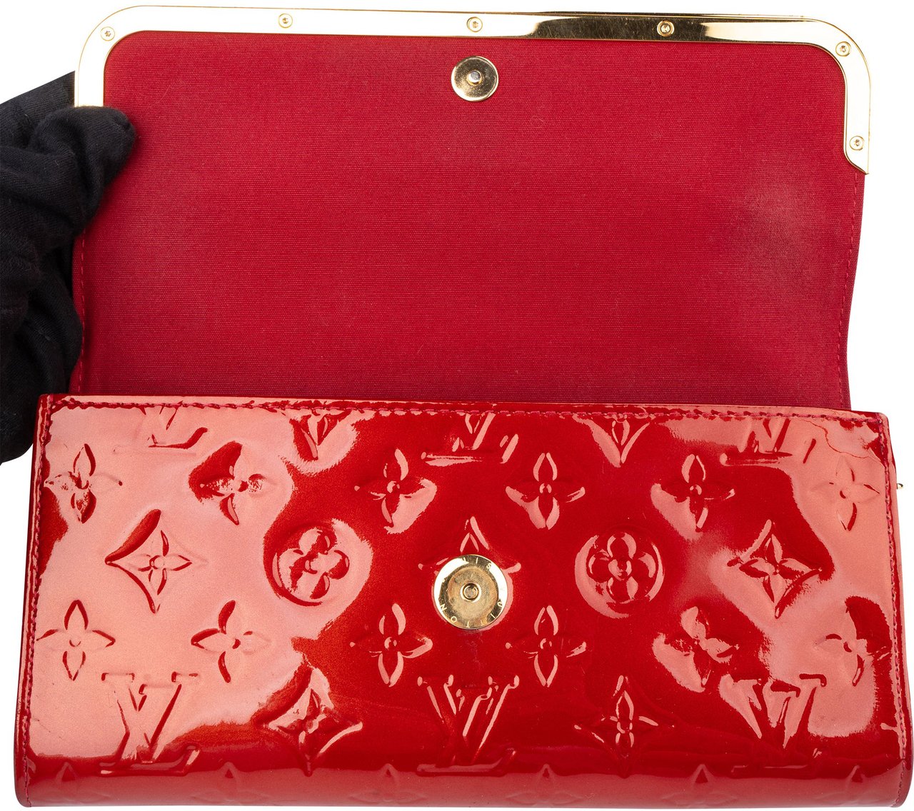 Louis Vuitton Louis Vuitton Pomme D´Amour Vernis Monogram Rossmore MM Shoulder Bag Rood