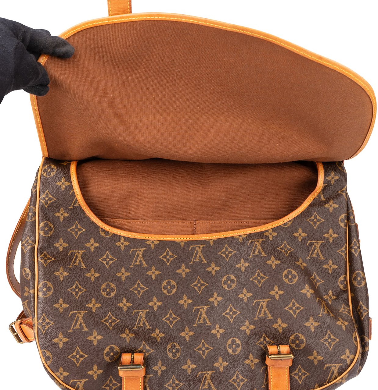 Louis Vuitton Louis Vuitton Canvas Monogram Saumur 43 Crossbody Bag Bruin
