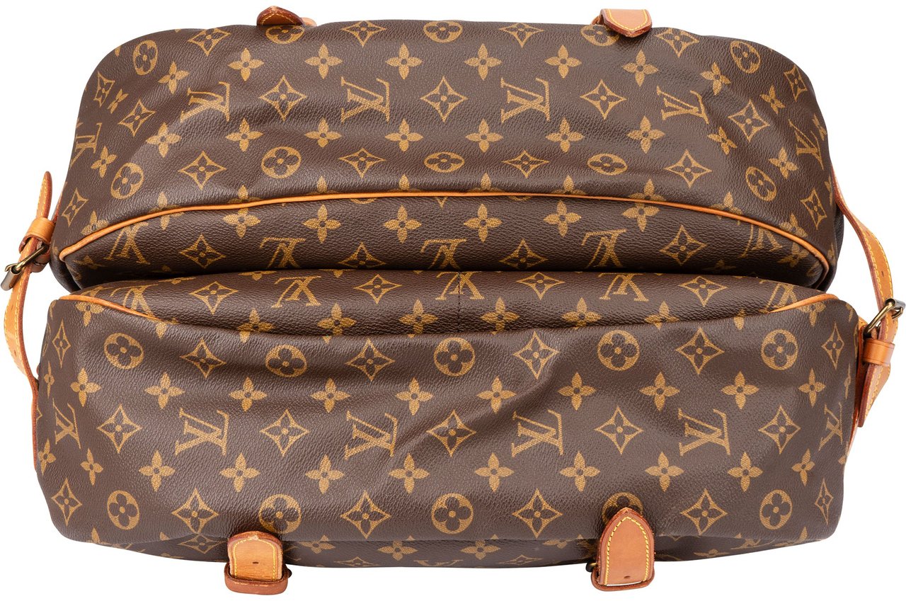 Louis Vuitton Louis Vuitton Canvas Monogram Saumur 43 Crossbody Bag Bruin