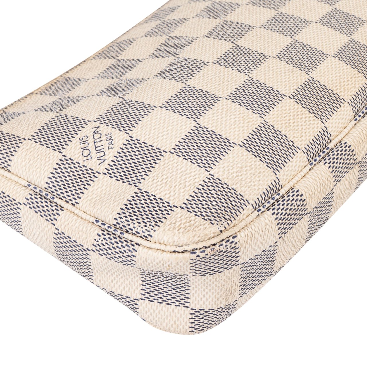 Louis Vuitton Louis Vuitton Damier Azur Monogram Pochette Acessoire Handbag Wit