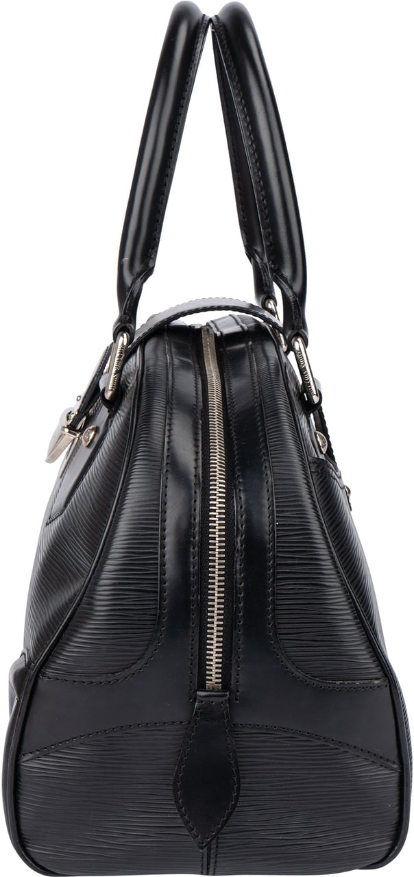 Louis Vuitton Louis Vuitton Noir Epi Leather Montaigne GM Handbag Zwart