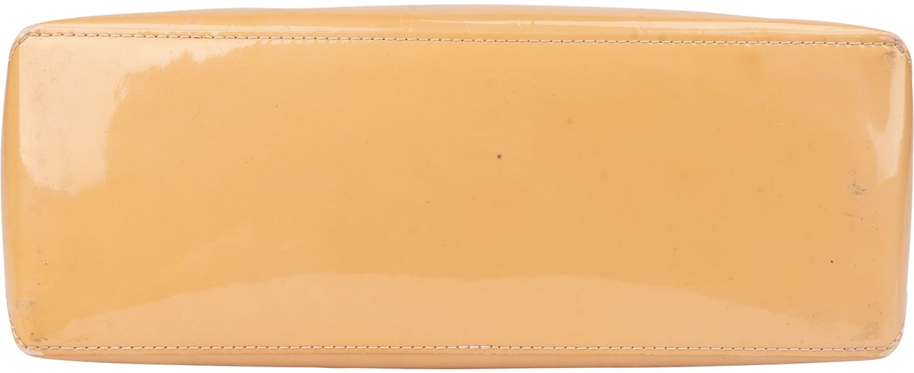 Louis Vuitton Louis Vuitton Vernis Monogram Wilshire Handbag Geel