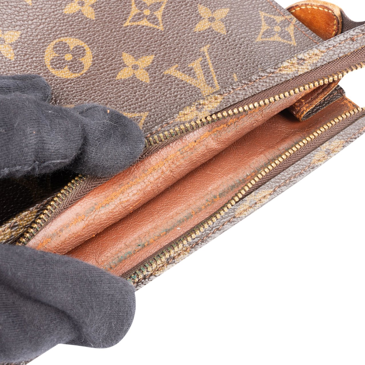 Louis Vuitton Louis Vuitton Canvas Monogram Poche Toilette 25 Clutch Bruin