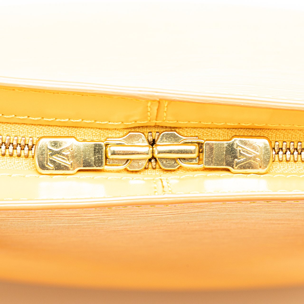 Louis Vuitton Epi Lussac Geel