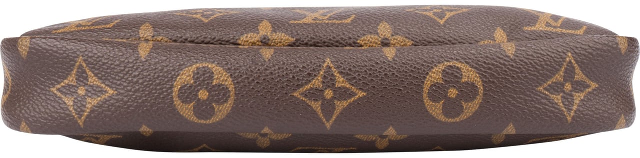 Louis Vuitton Louis Vuitton Canvas Monogram Pochette Accessoire Handbag Bruin