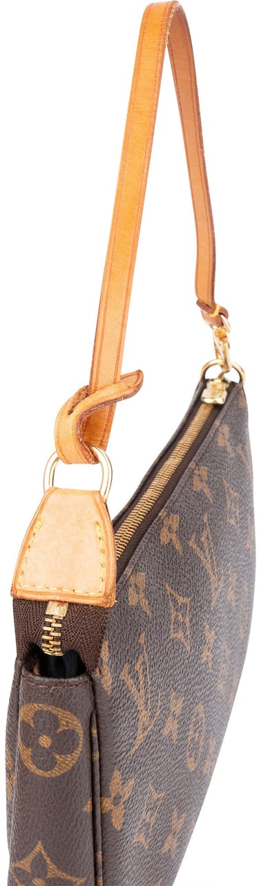 Louis Vuitton Louis Vuitton Canvas Monogram Pochette Accessoire Handbag Bruin
