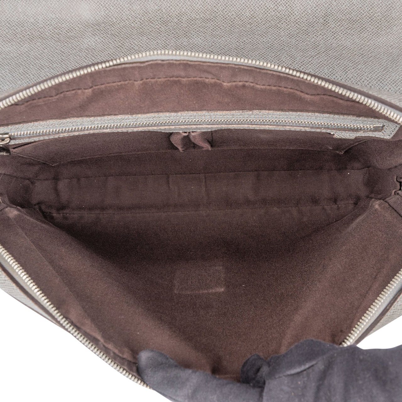 Louis Vuitton Louis Vuitton Taiga Leather Vassili PM Business Handbag Divers