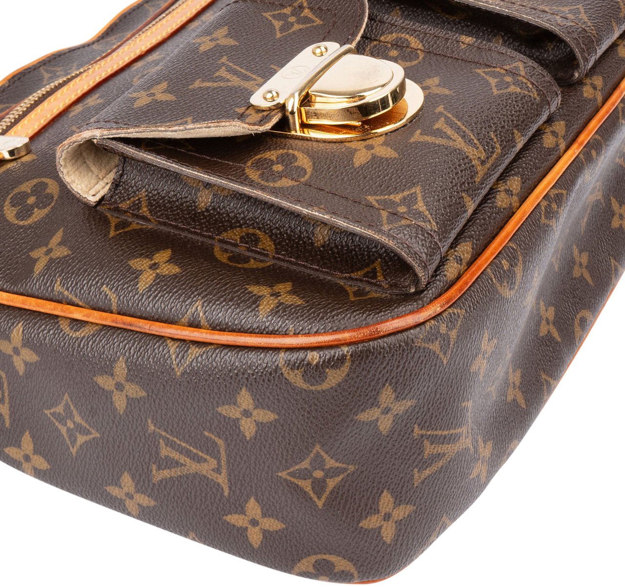 Louis Vuitton Louis Vuitton Canvas Monogram Hudson GM Crossbody Bag Bruin