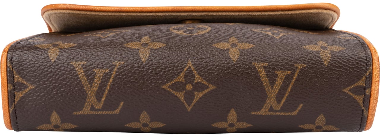 Louis Vuitton Louis Vuitton Canvas Monogram Pochette Florentine Crossbody Bag Bruin