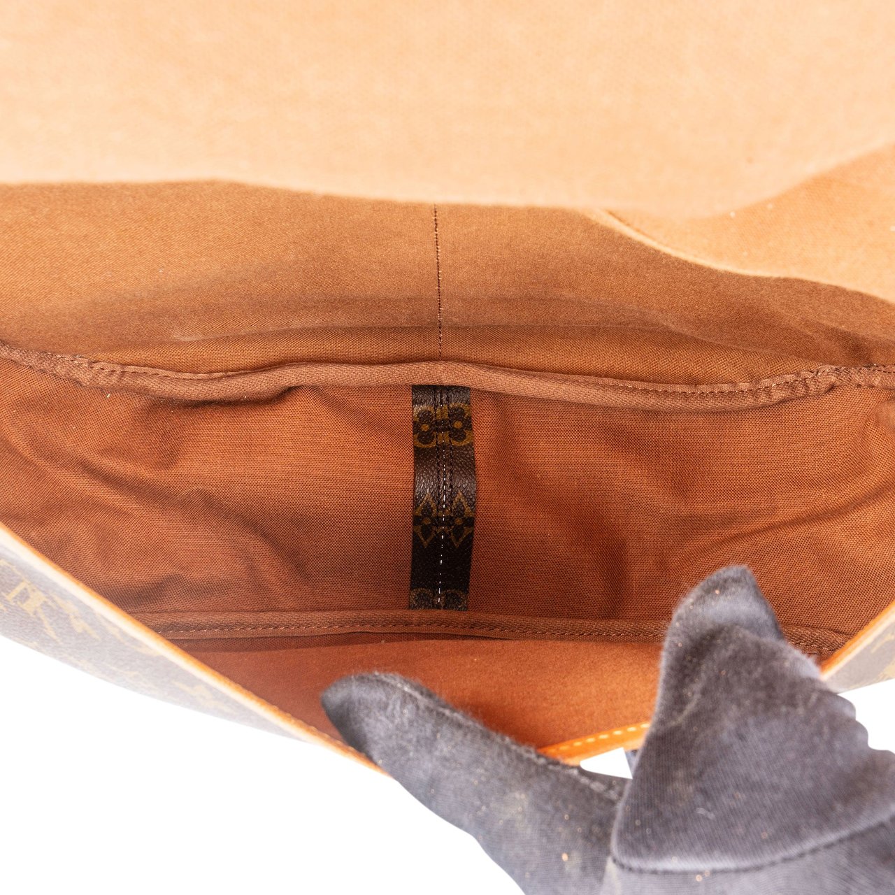 Louis Vuitton Louis Vuitton Canvas Monogram Saumur 35 Crossbody Bag Bruin