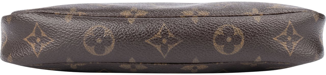 Louis Vuitton Louis Vuitton Canvas Monogram Pochette Accessoire Handbag Bruin