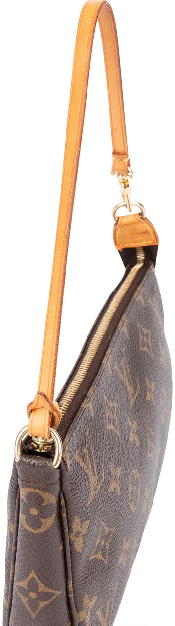 Louis Vuitton Louis Vuitton Canvas Monogram Pochette Accessoire Handbag Bruin