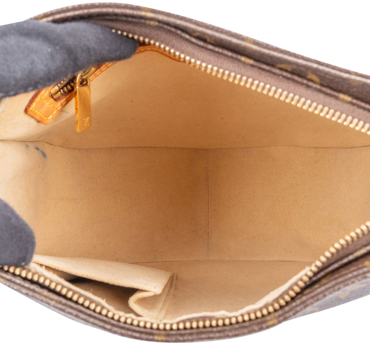 Louis Vuitton Louis Vuitton Canvas Monogram Looping MM Shoulder Bag Bruin