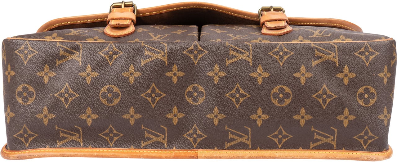 Louis Vuitton Louis Vuitton Canvas Monogram Gibeciere Crossbody Bag Bruin