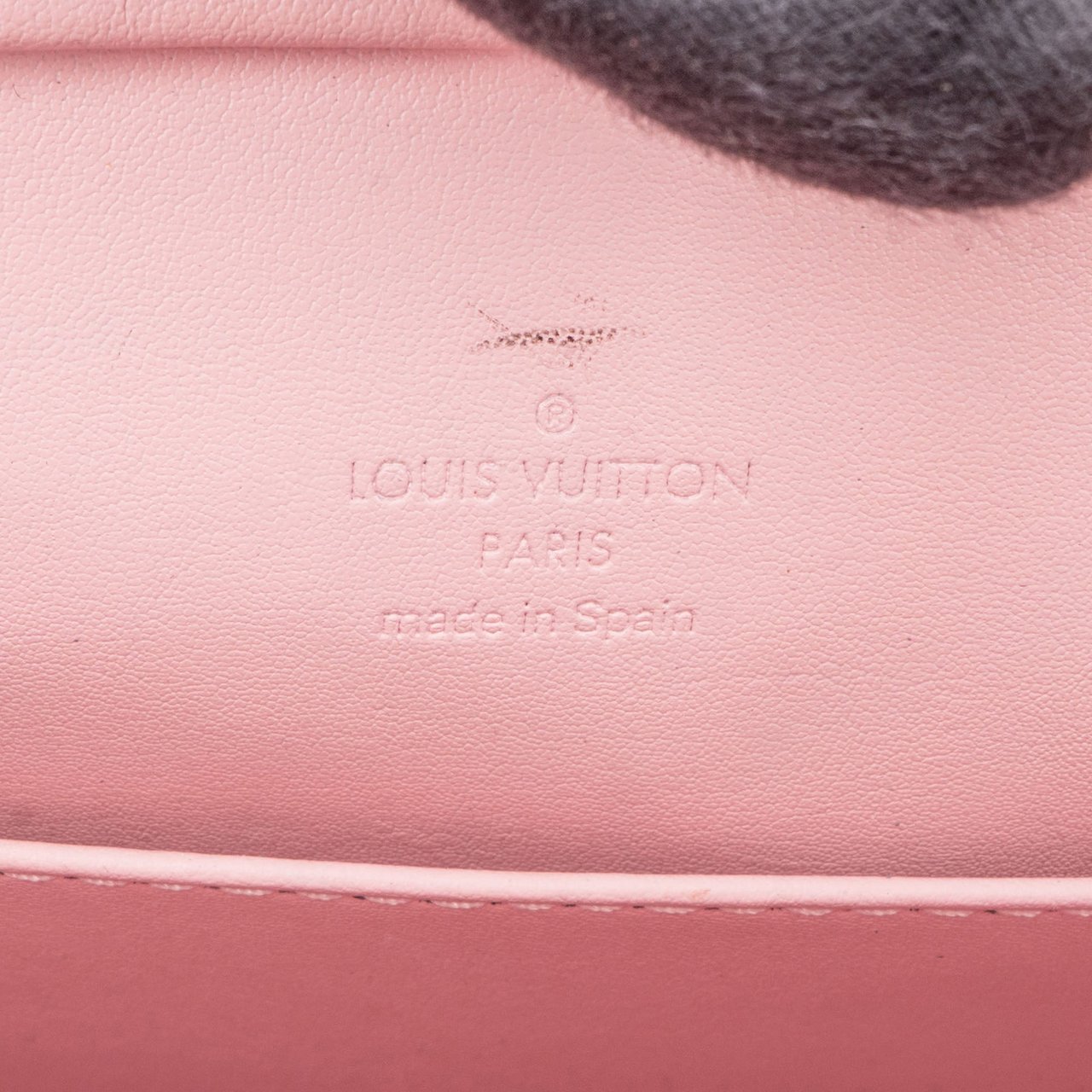 Louis Vuitton Louis Vuitton Vernis Monogram Columbus Handbag Geel