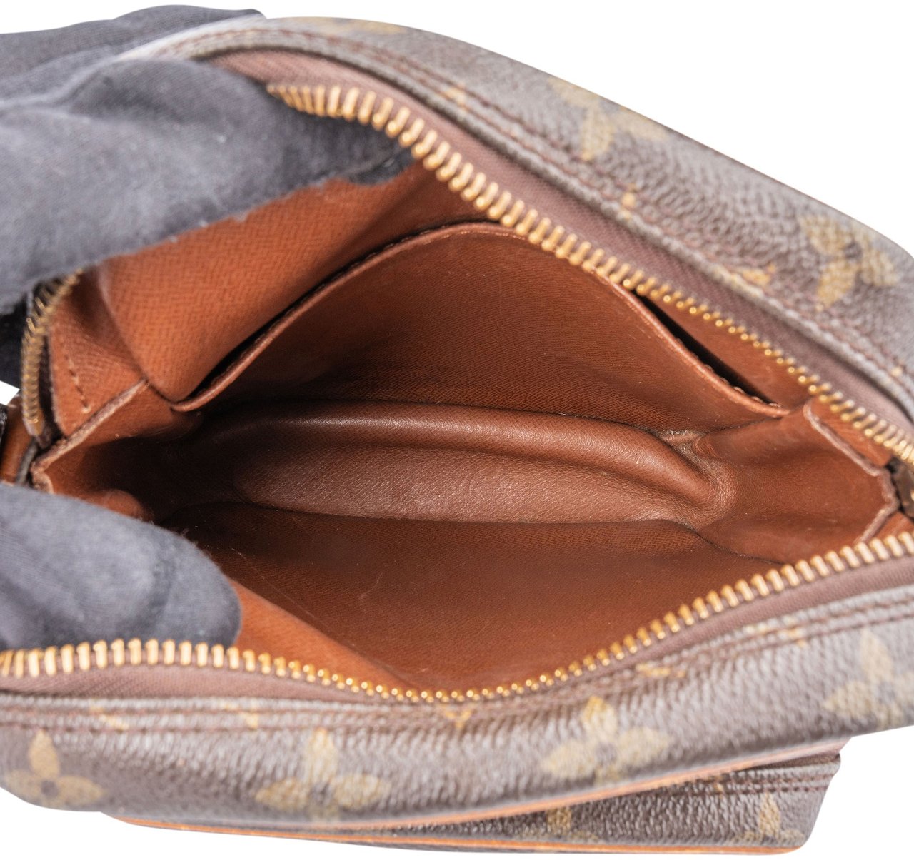 Louis Vuitton Louis Vuitton Canvas Monogram Amazone Crossbody Bag Bruin