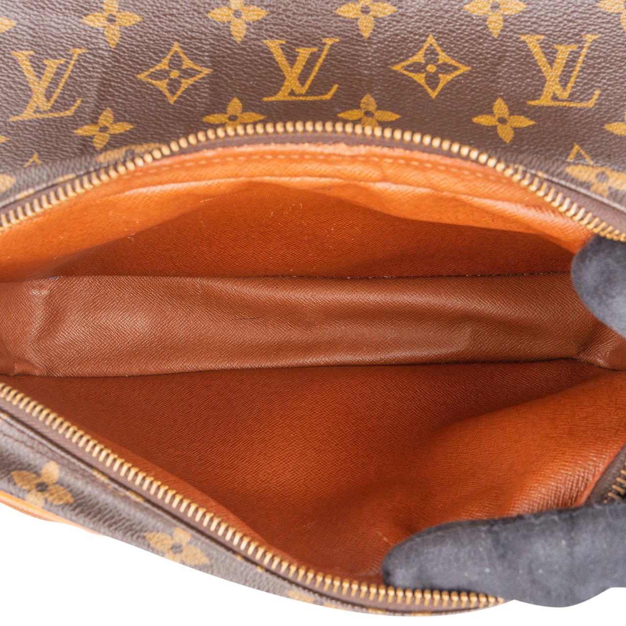Louis Vuitton Louis Vuitton Canvas Monogram Saint Germain GM Crossbody Bag Bruin