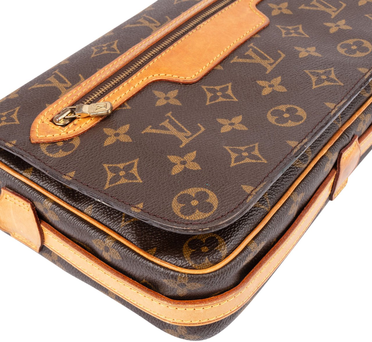 Louis Vuitton Canvas Monogram Saint Germain GM Crossbody Bag Bruin
