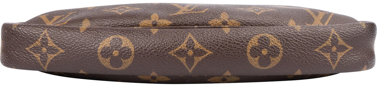 Louis Vuitton Louis Vuitton Canvas Monogram Pochette Accessoire Handbag Bruin