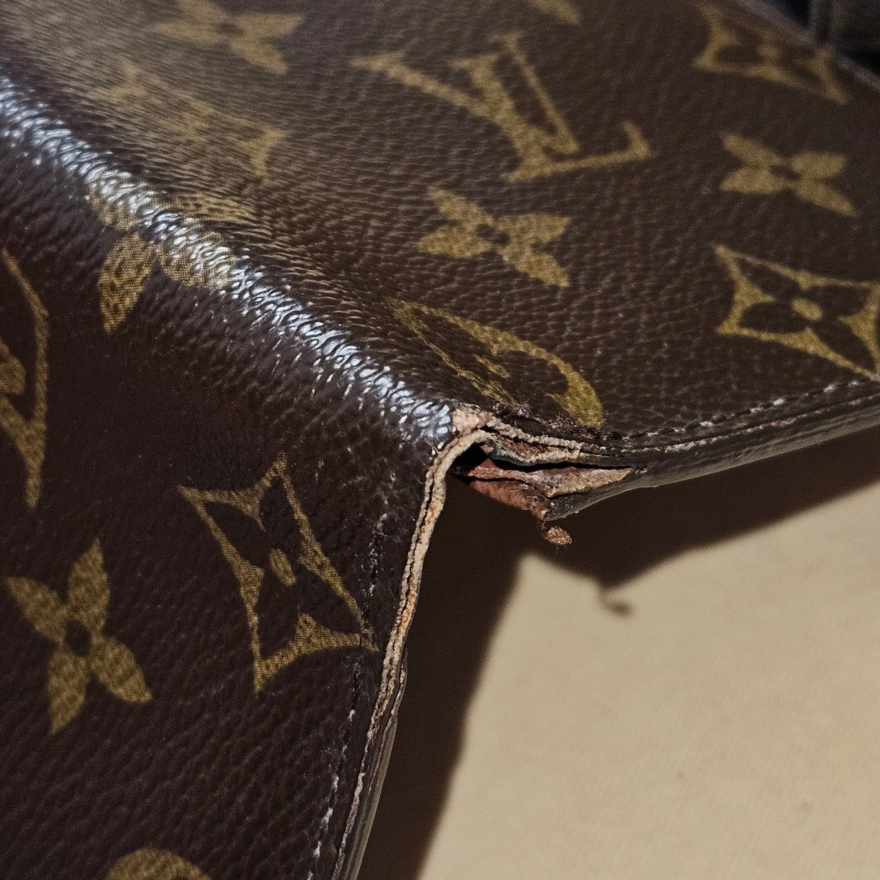 Louis Vuitton Louis Vuitton Canvas Monogram Marco Wallet Divers