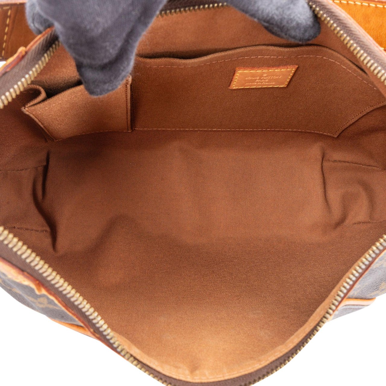 Louis Vuitton Louis Vuitton Canvas Monogram Thames GM Shoulder Bag Bruin