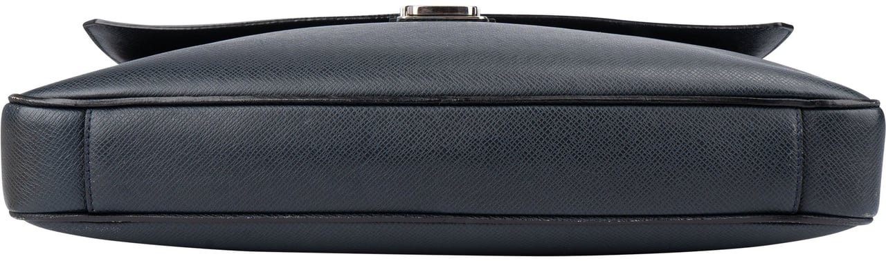 Louis Vuitton Louis Vuitton Blue Taiga Leather Vassili PM Business Handbag Blauw
