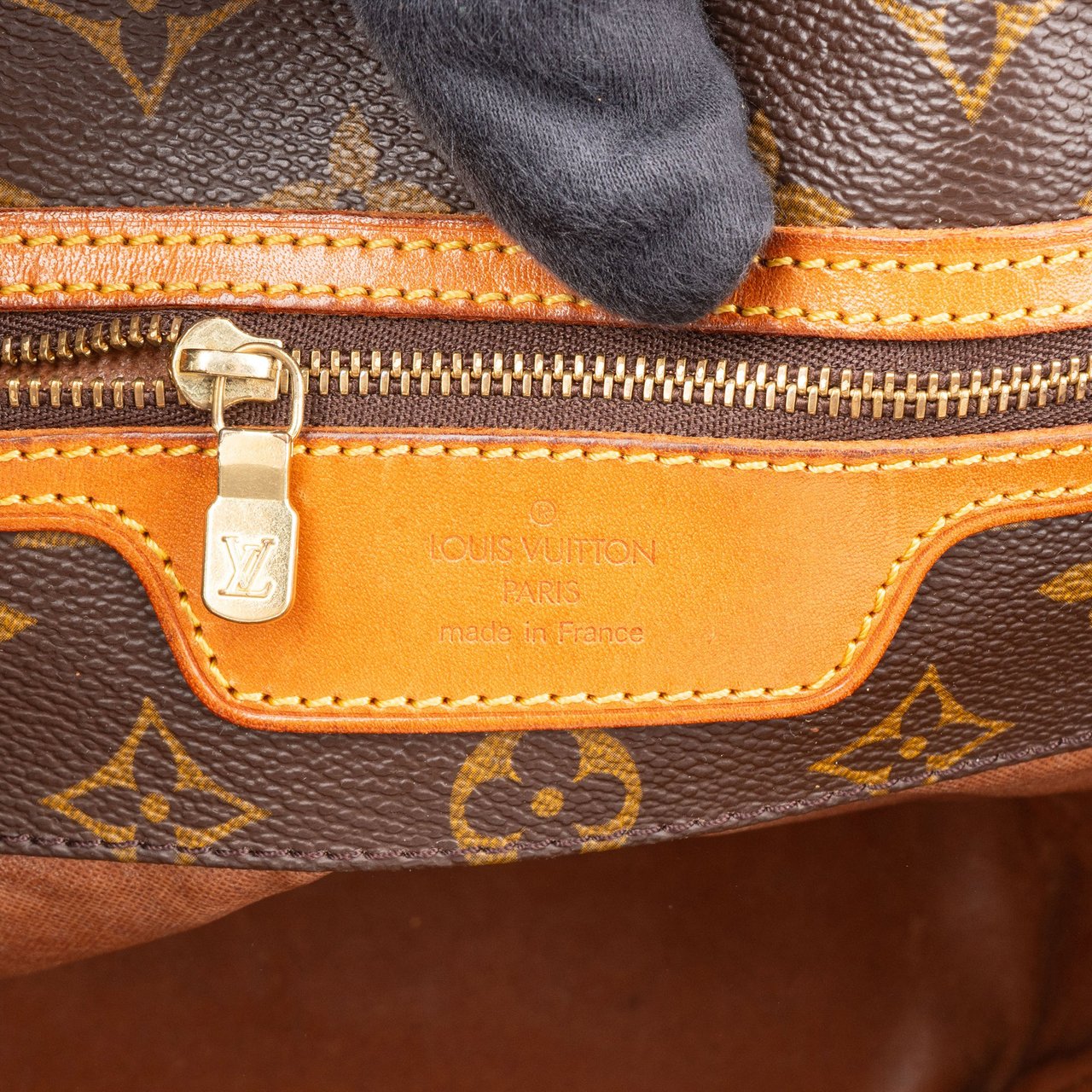 Louis Vuitton Louis Vuitton Canvas Monogram Sac Shopping Shoulder Bag Bruin
