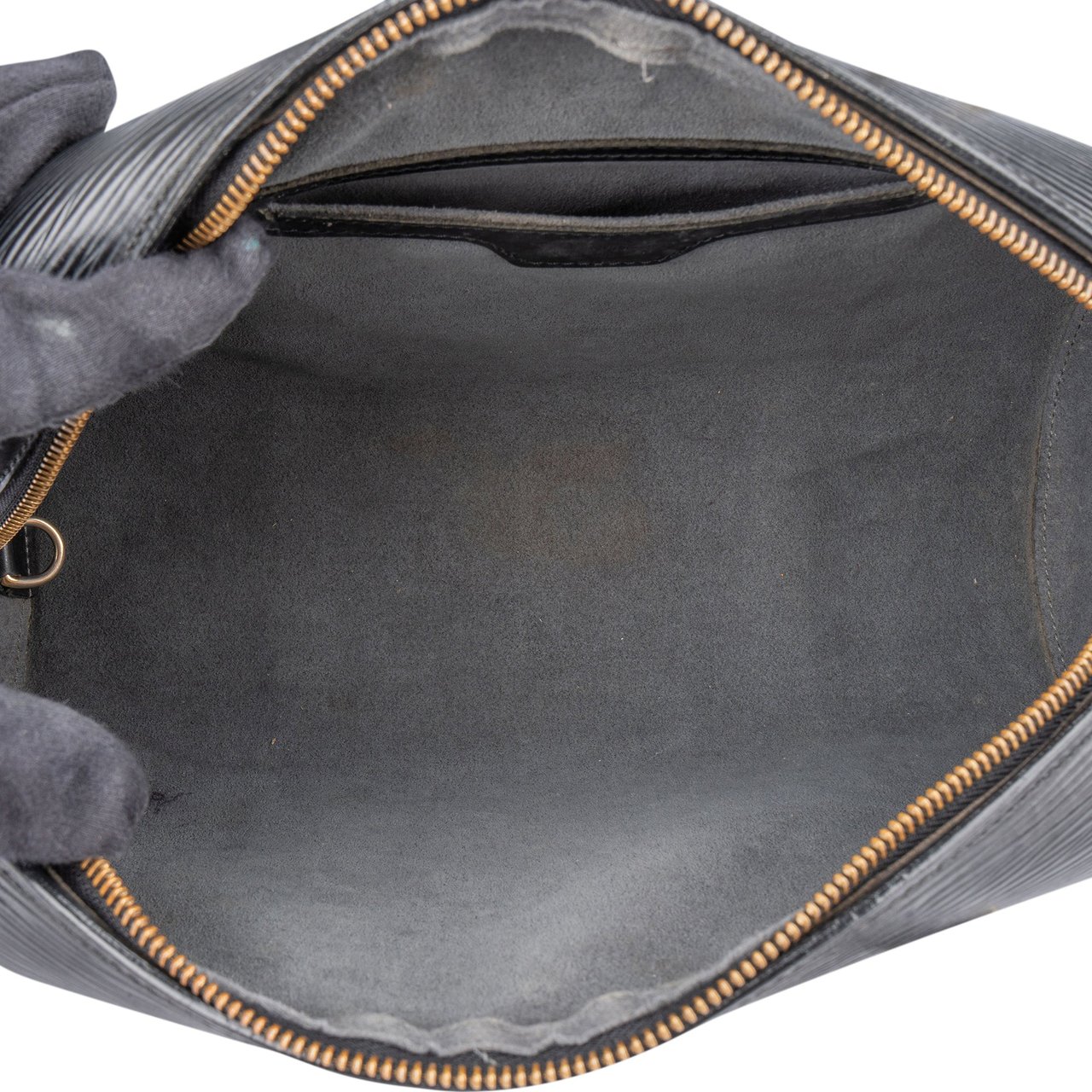 Louis Vuitton Louis Vuitton Noir Epi Leather Soufflot Handbag Zwart