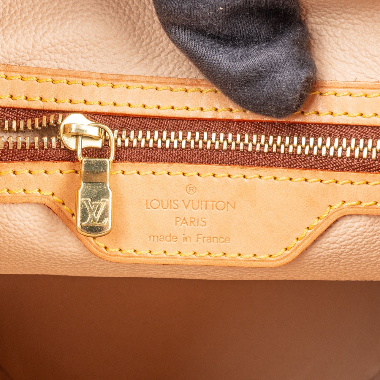 Louis Vuitton Canvas Monogram Bucket Bag GM Shoulder Bag Bruin