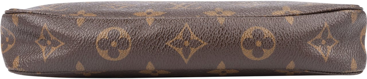 Louis Vuitton Louis Vuitton Canvas Monogram Pochette Accessoire Handbag Bruin