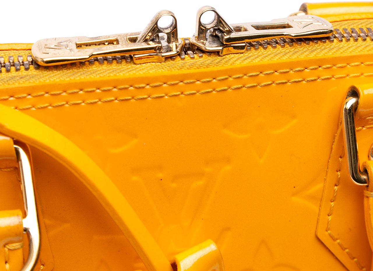 Louis Vuitton Monogram Vernis Alma BB Geel