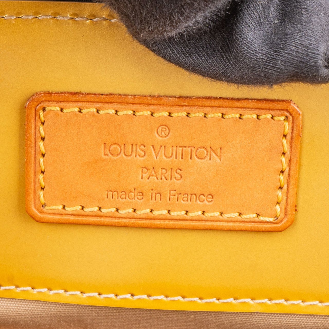 Louis Vuitton Louis Vuitton Vernis Monogram Reade MM Handbag Geel