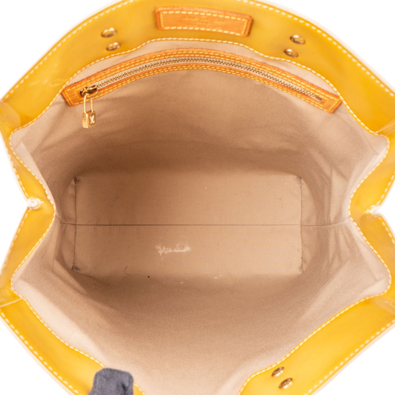 Louis Vuitton Louis Vuitton Vernis Monogram Reade MM Handbag Geel