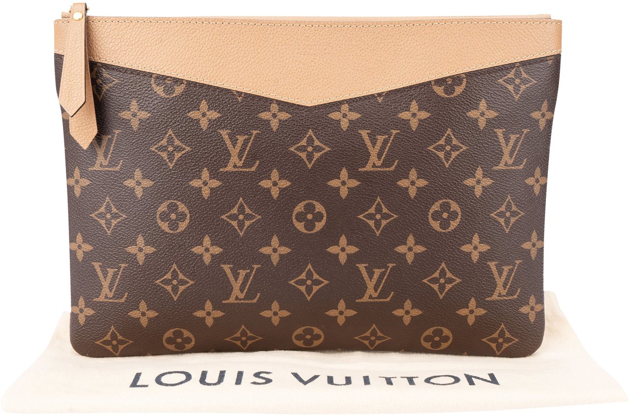 Louis Vuitton Louis Vuitton Canvas Monogram Daily Clutch Bruin