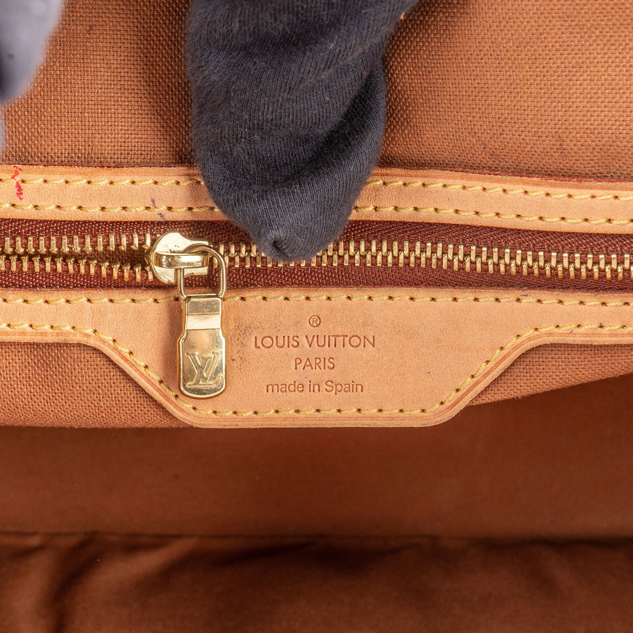 Louis Vuitton Louis Vuitton Canvas Monogram Batignolles Handbag Bruin