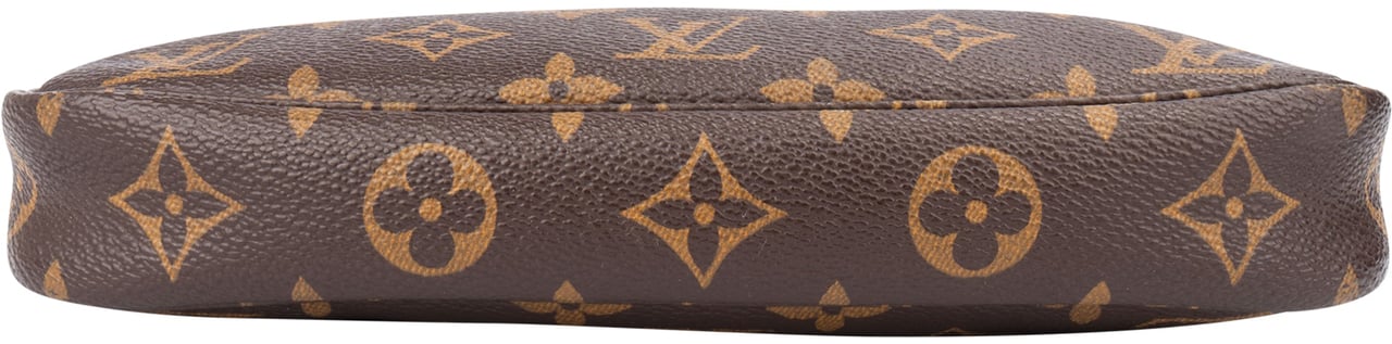 Louis Vuitton Louis Vuitton Canvas Monogram Pochette Accessoire Handbag Bruin